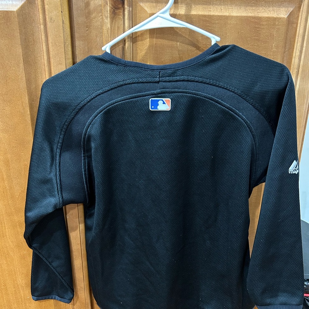 Majestic Kids Black Sweatshirt with Team Logo ( Used But Still in Great Conditio - Picture 6 of 6